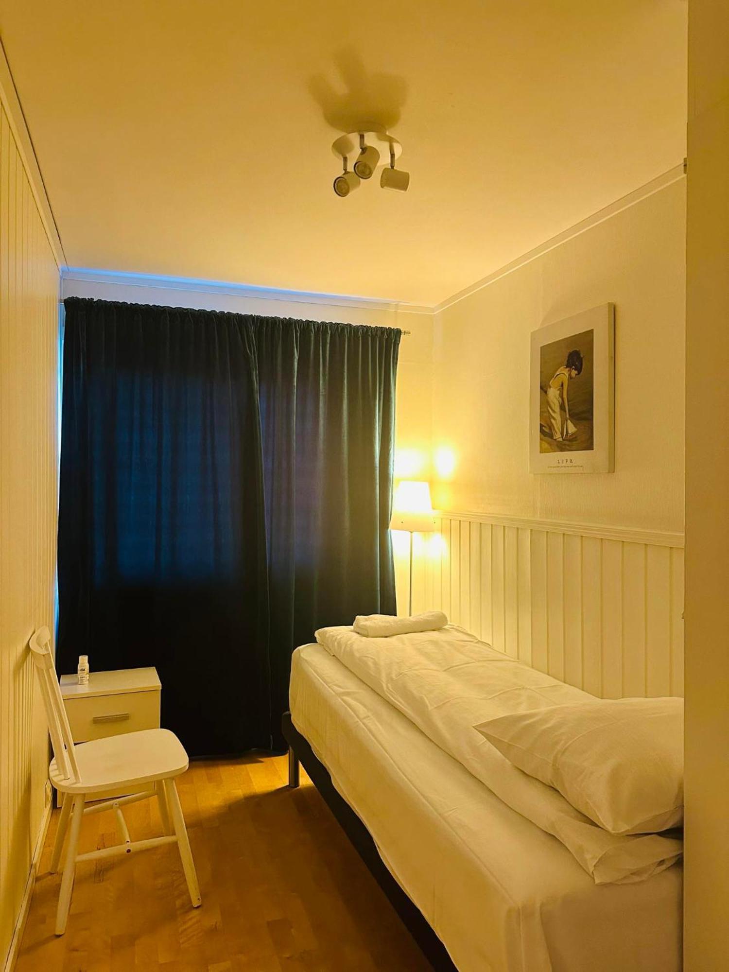 Arctic Inn, Cozy Single Bed Private Room In A Shared Apartment With Stunning Tromso Views Εξωτερικό φωτογραφία